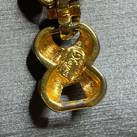 Vintage Kisses Heavy Gold Tone Size 7.25 “KEYES” Bracelet. Fold over clasp - Picture 7 of 7